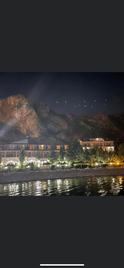 Kukesi Resort Azem Lin ภายนอก รูปภาพ